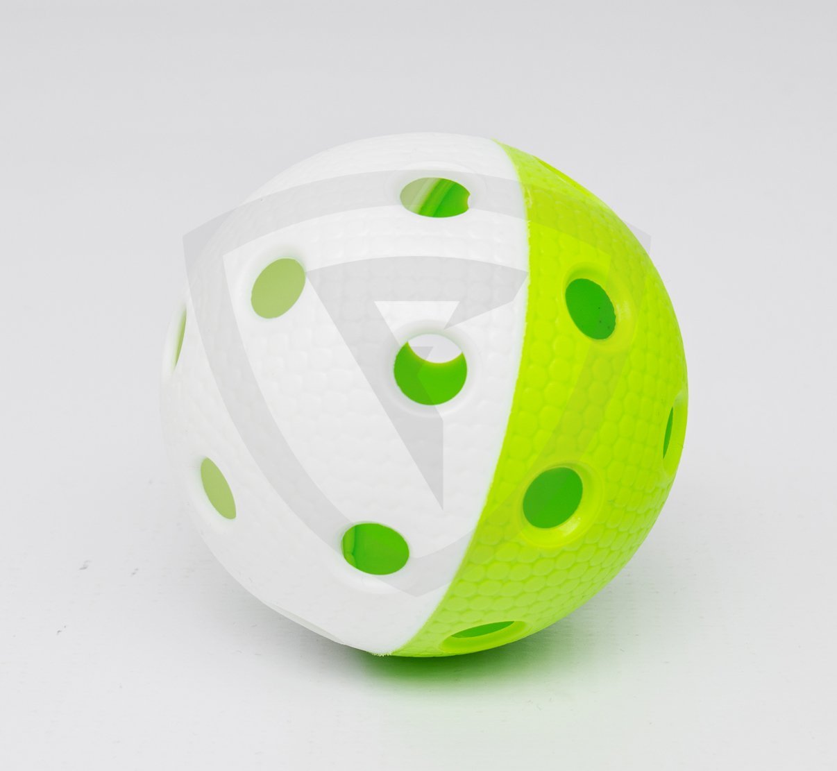 trixx ball white green