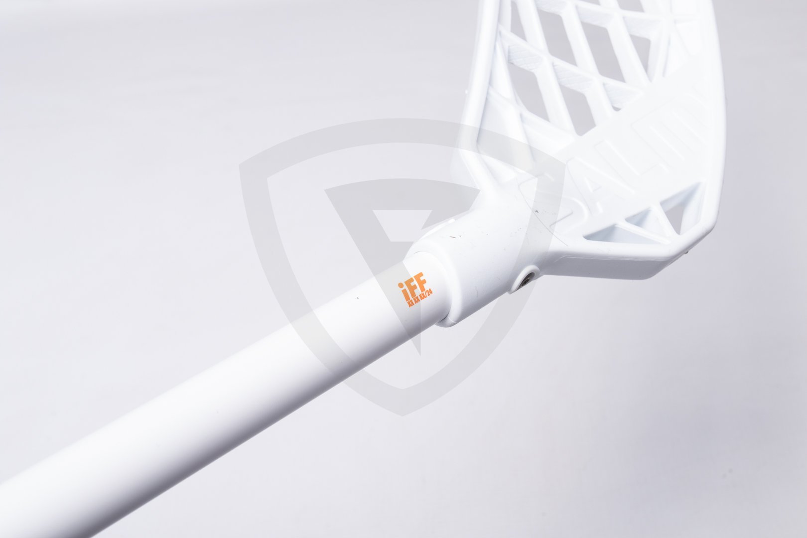 Salming Quest 2 Midlite JR 35 white 7